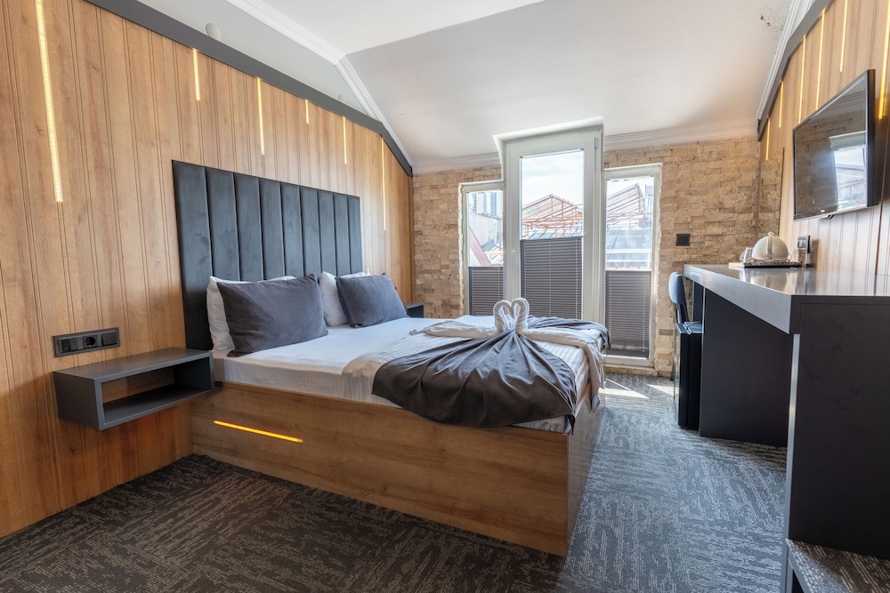Fengo Hotel 24/69