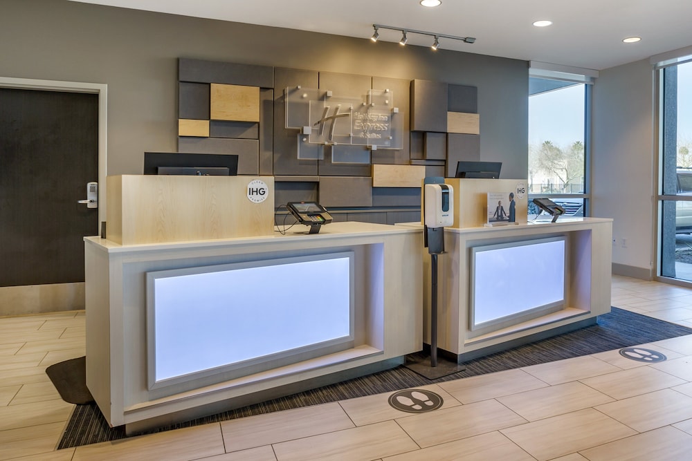 Holiday Inn Express Suites Phoenix Dwtn State Capitol 11/58
