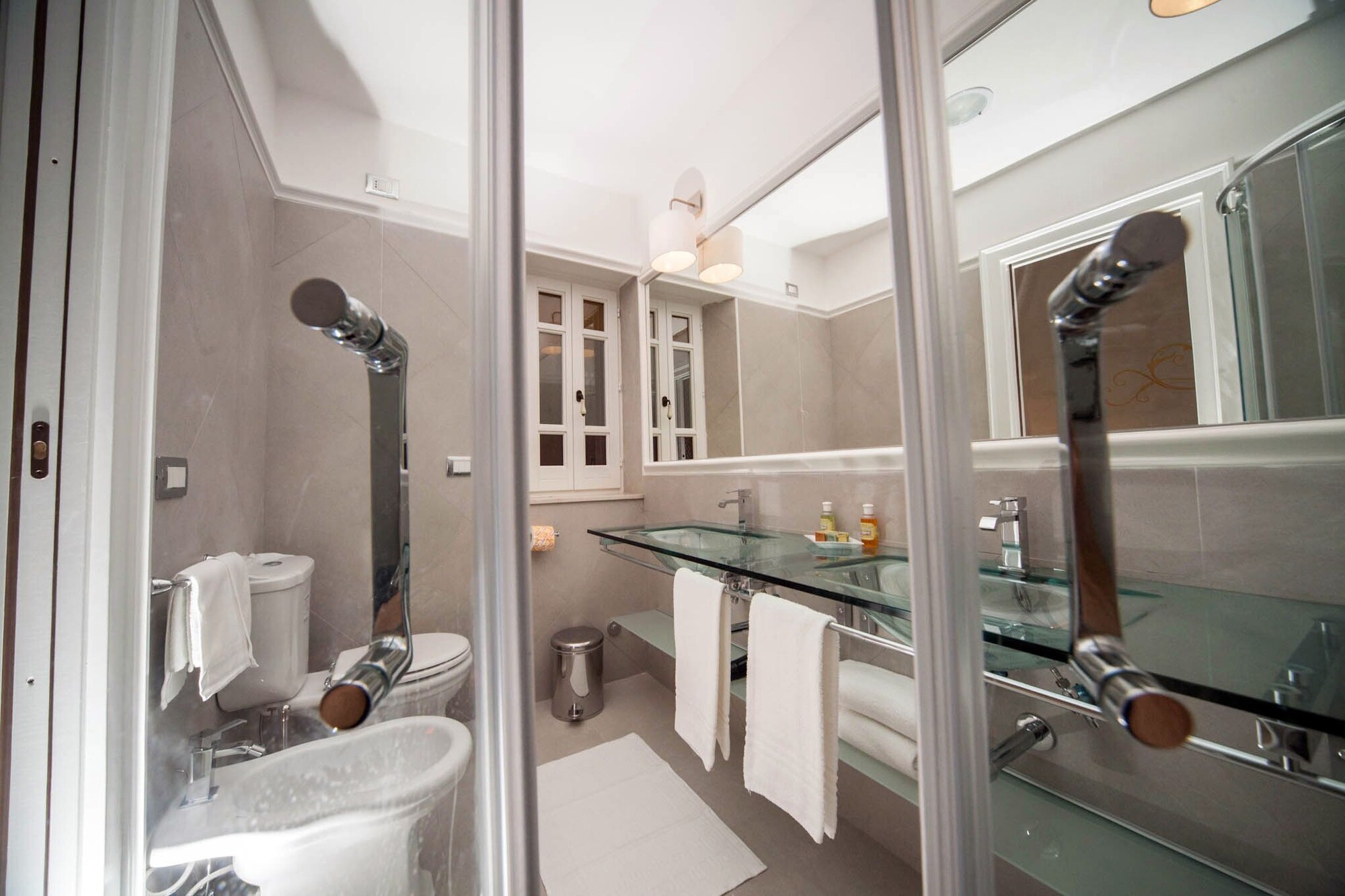 DELUXE, DOUBLE BED, PRIVATE BATHROOM