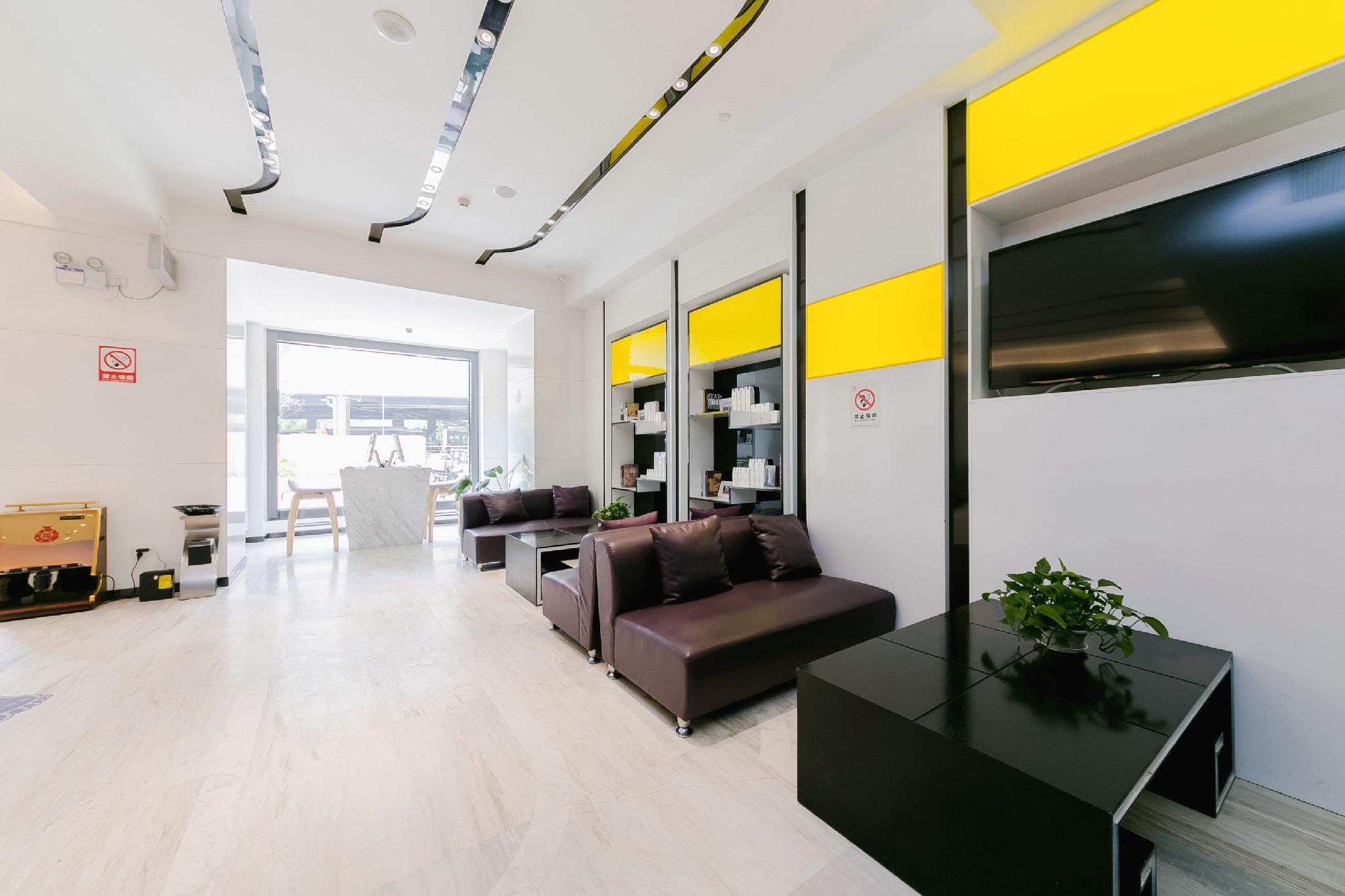 Lavande Hotel (Wuhan Wuchang Railway Station Square) 17/19