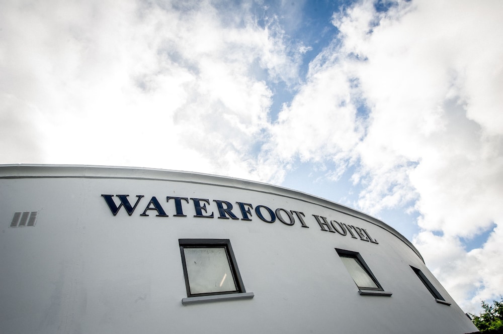 Waterfoot Hotel 2/47