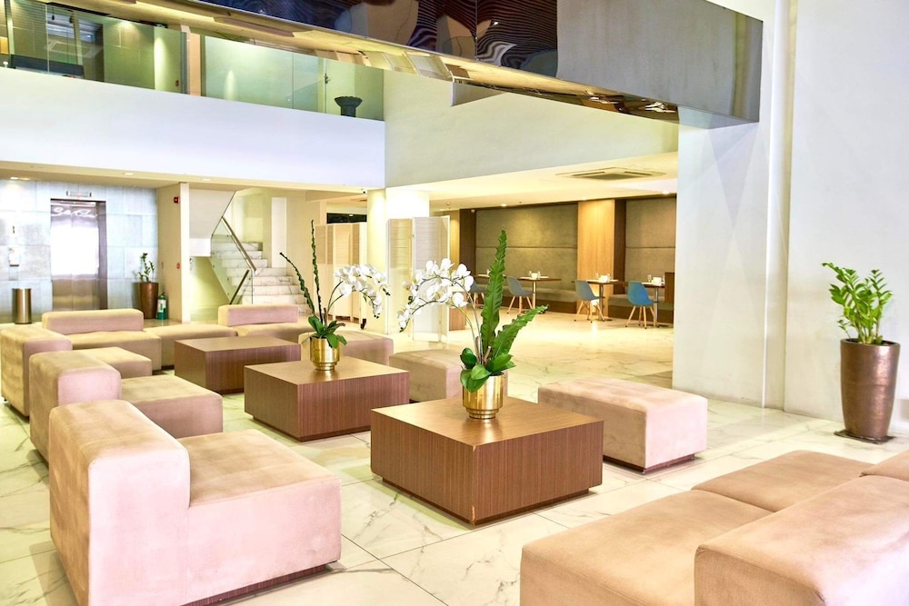 Ramada Encore by Wyndham Makati 27/50