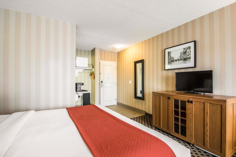 Quality Hotel Drumheller 12/40