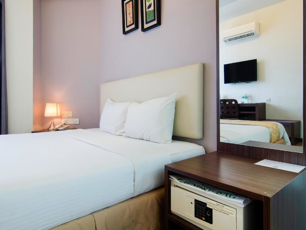 8 Days Boutique Hotel Mount Austin 20/57