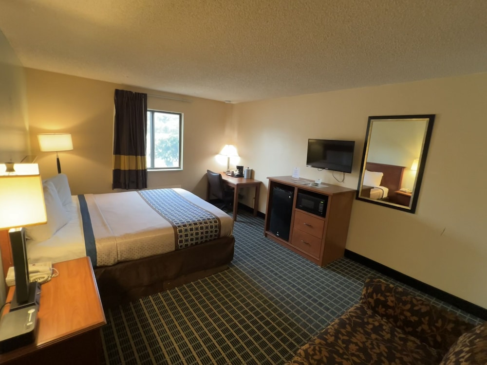 Hometown Inn Suites 20/50