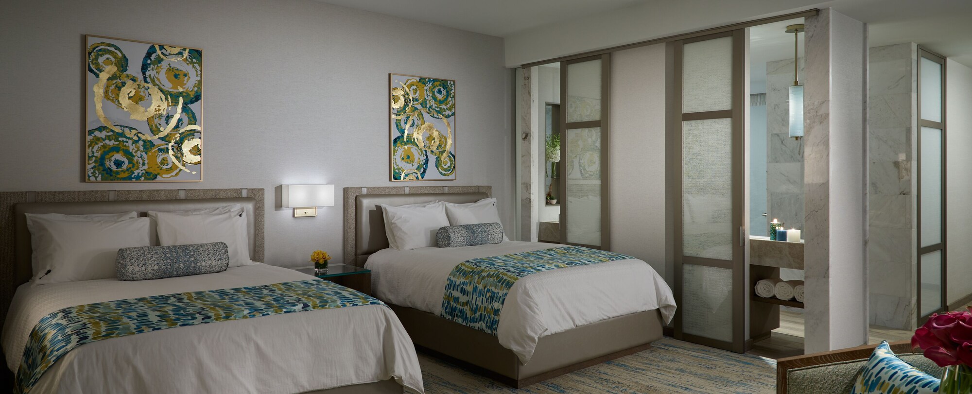 DELUXE, 2 QUEEN BEDS