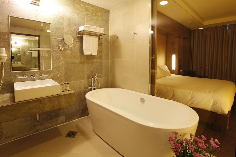 Grand Mercure Ambassador Changwon 47/47