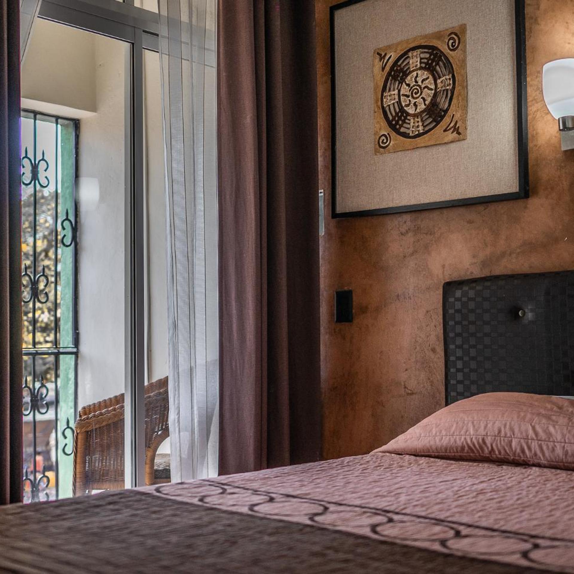 غرفة بسرير مزدوج بشرفة، SUITE HOTEL MARIA DE LA LUZ 4/9