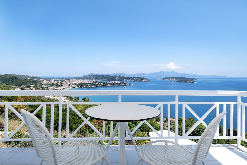 Oniro Skiathos 42/57
