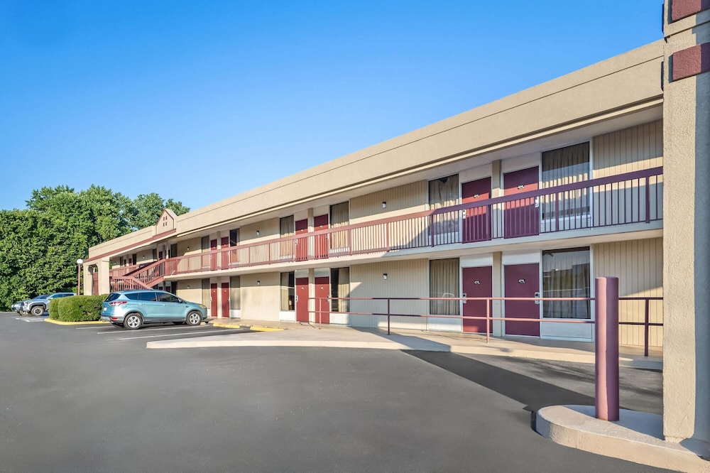 Super 8 by Wyndham Commerce 28/45