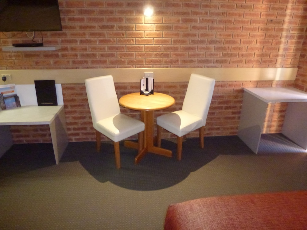 Colonial Motor Inn Bairnsdale 32/37