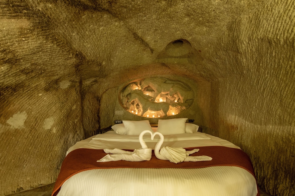 Foremanson Cave Hotel 25/50