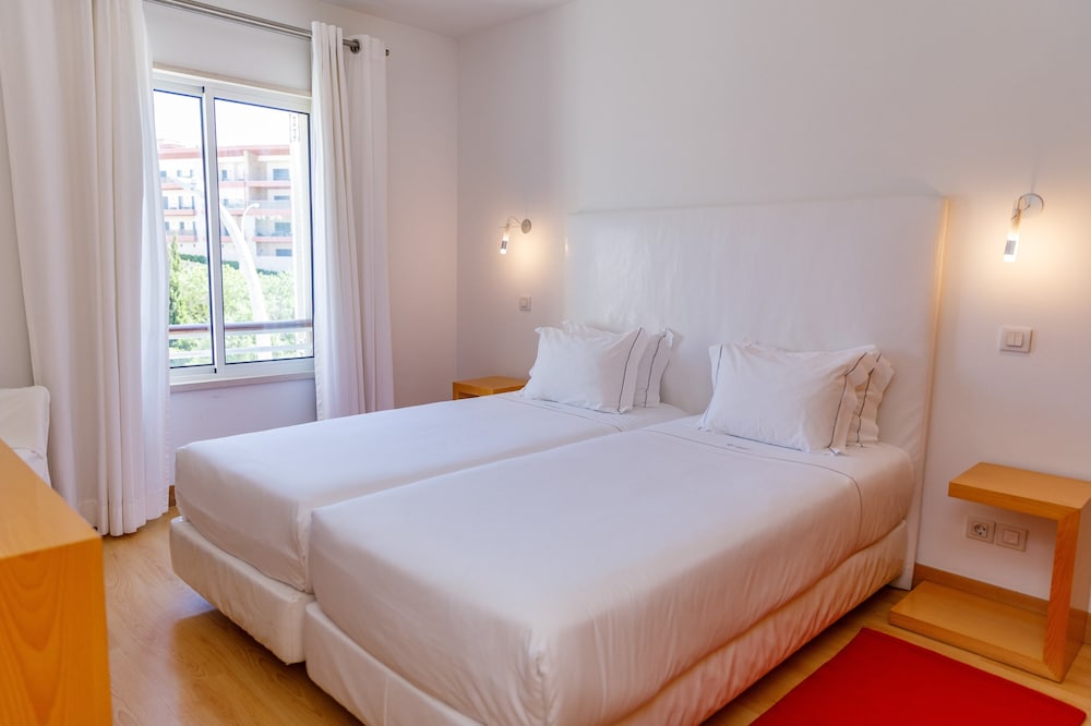 2 BEDROOMS, SUPERIOR, APARTMENT, POOL VIEW