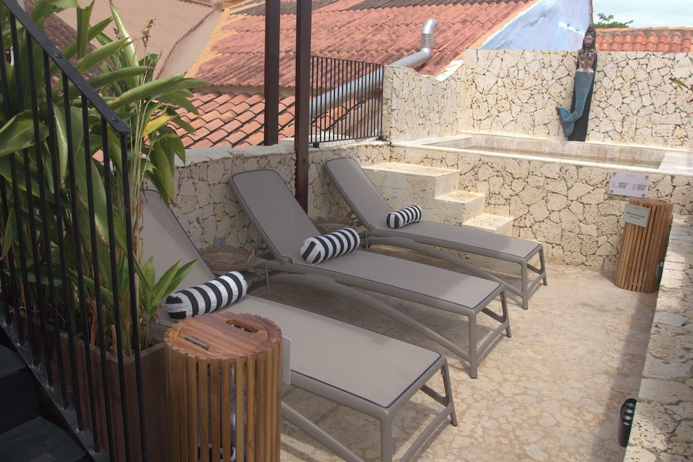 Privado Selfservice Boutique Rooms 39/46