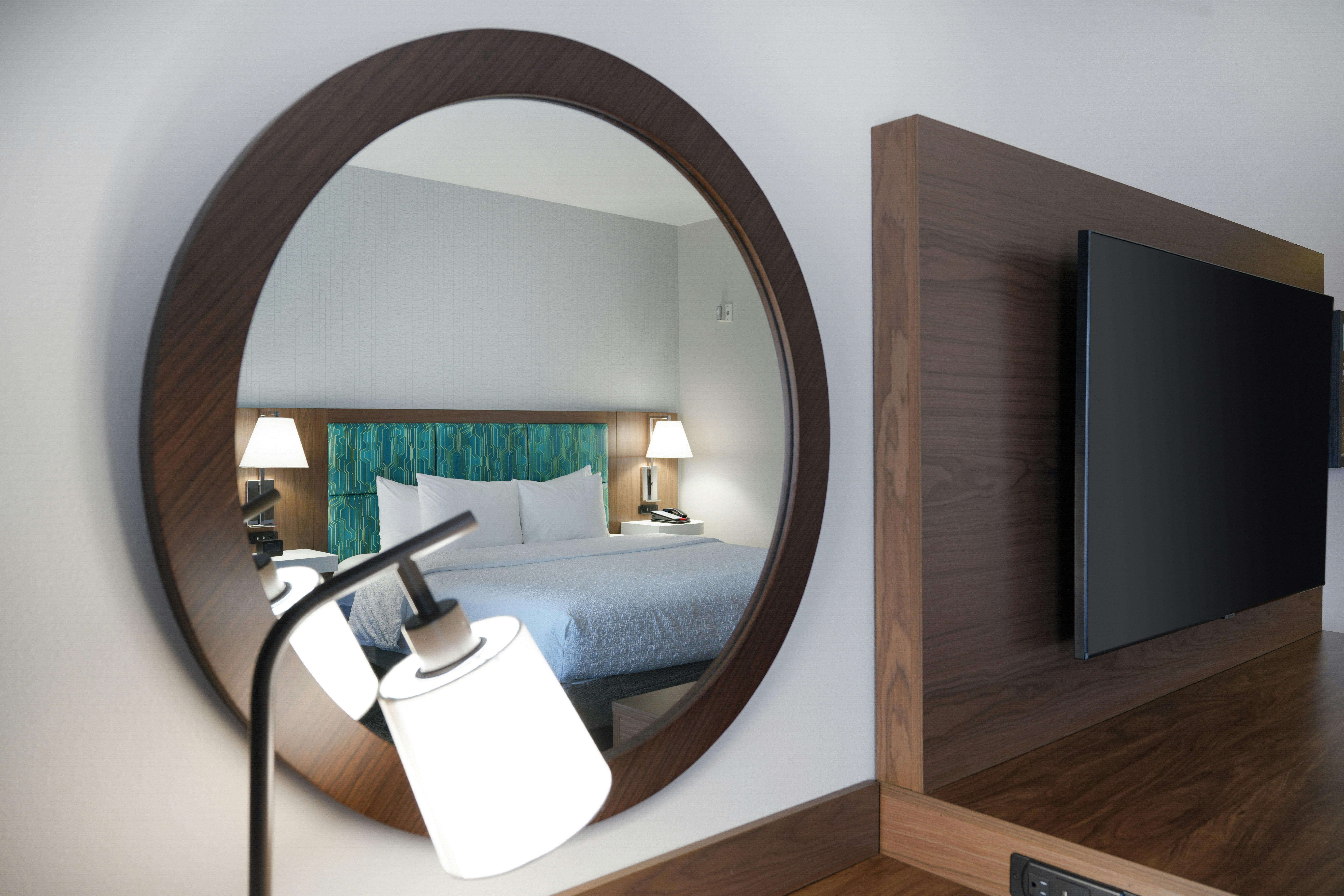 ROOM, KING BED