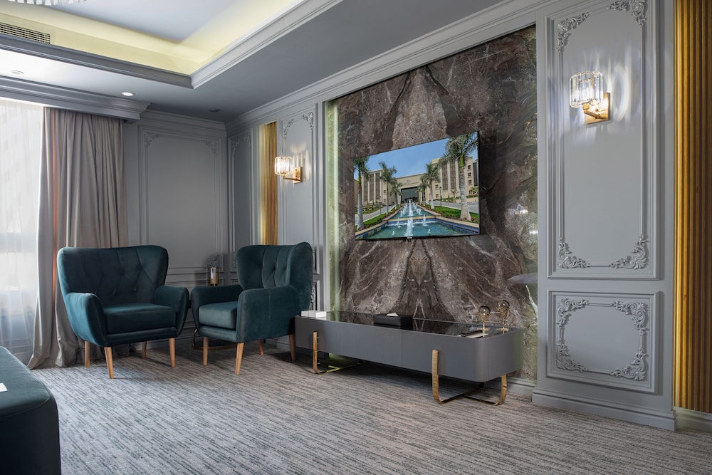 Triumph Luxury Hotel 44/64