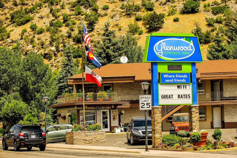 Glenwood Springs Inn 59/62