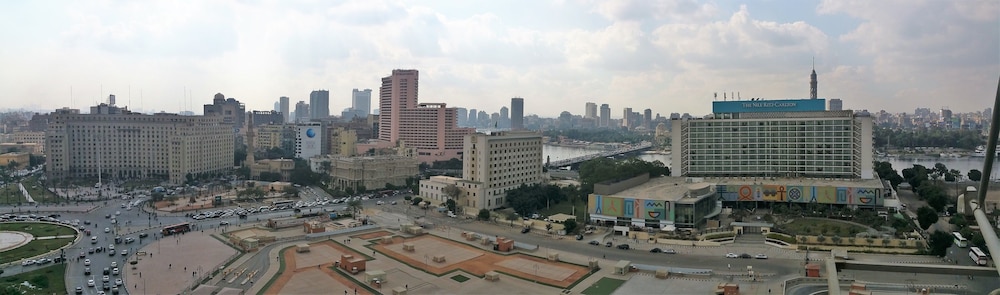 Cleopatra Cairo 66/74