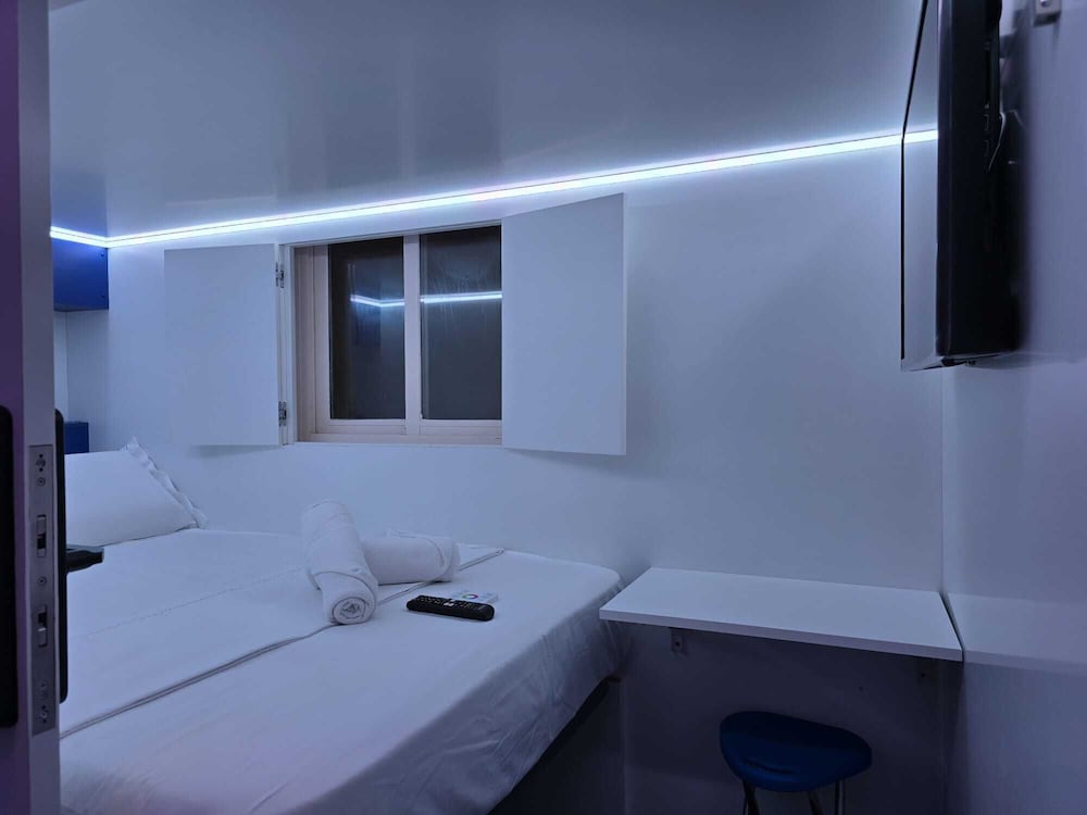 Mixed Dorm, Deluxe, Double Bed, Xl