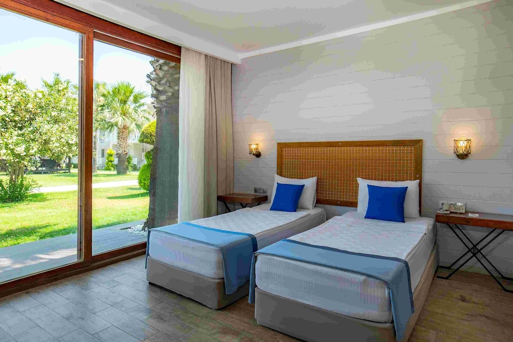 Risus Beach Resort Hotel Kusadasi 16/50