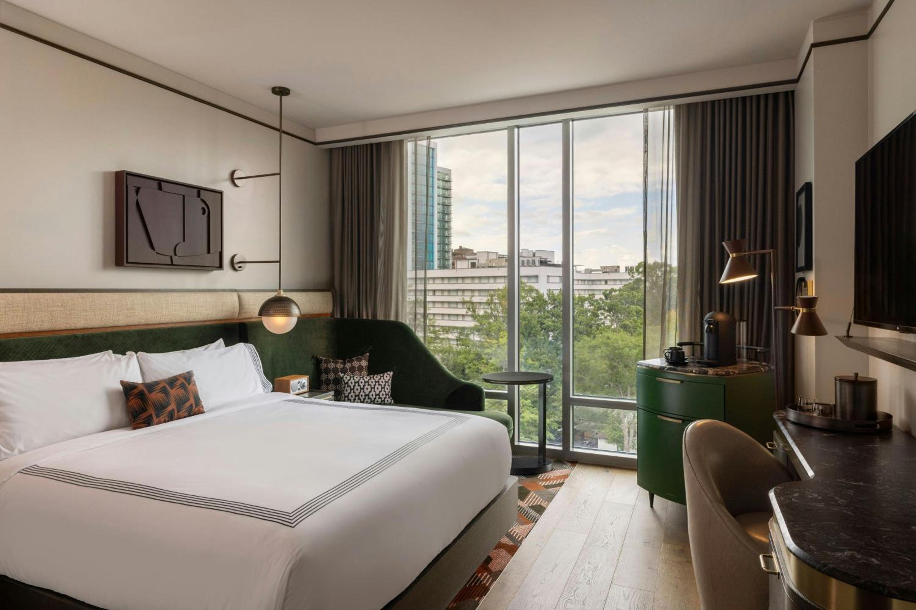 1 King Room