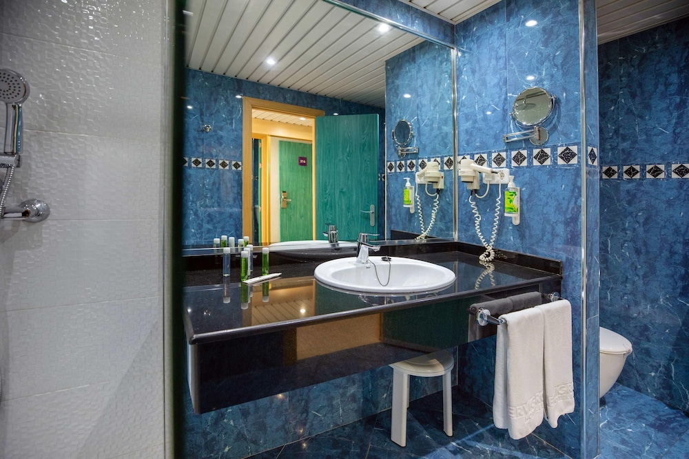غرفة بإطلالة على البحر بشرفة مفردة بسريرين منفصلين، Hotel Servigroup Galua 10/10