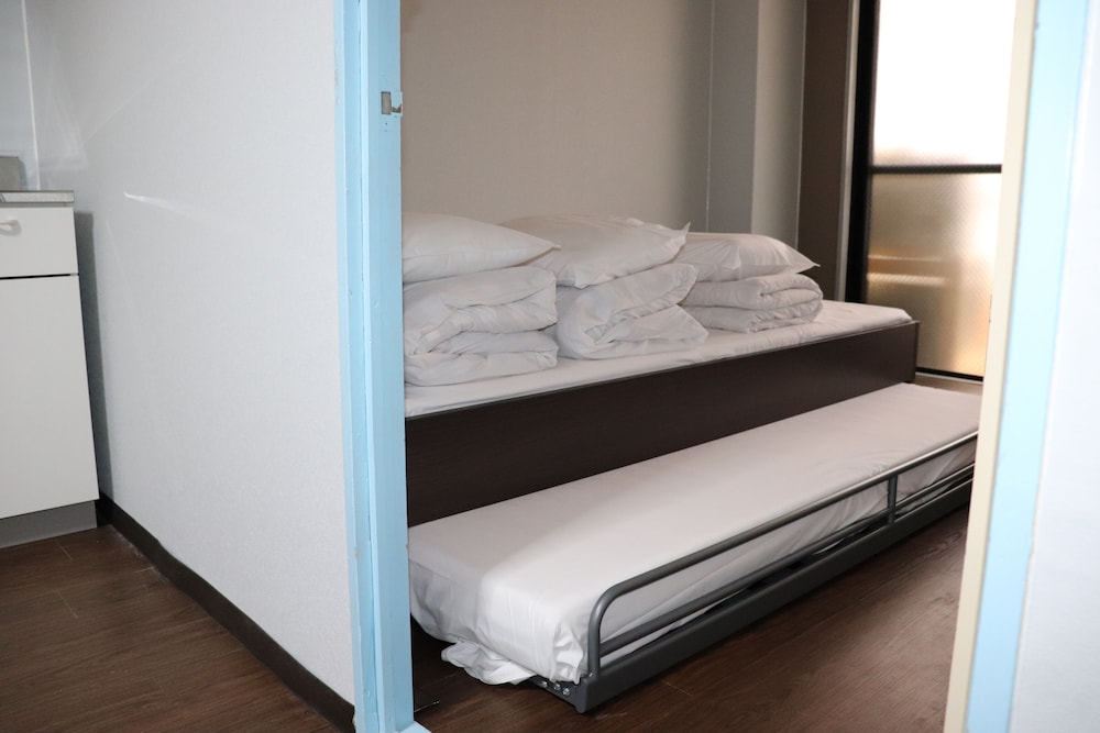 Sophiearth Hostel 11/73