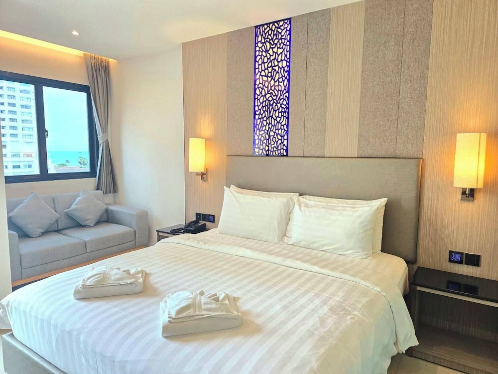 The TJ Hotel Pattaya 12/49