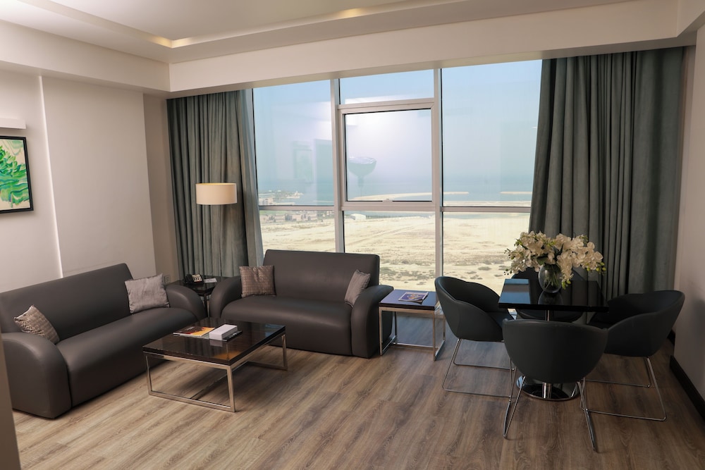 S Hotel Bahrain 30/50
