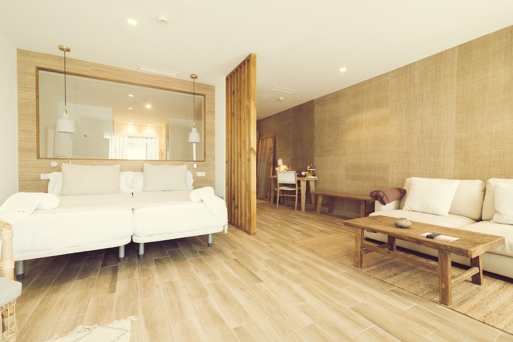 ICON Valparaiso - Adults Only 13/77