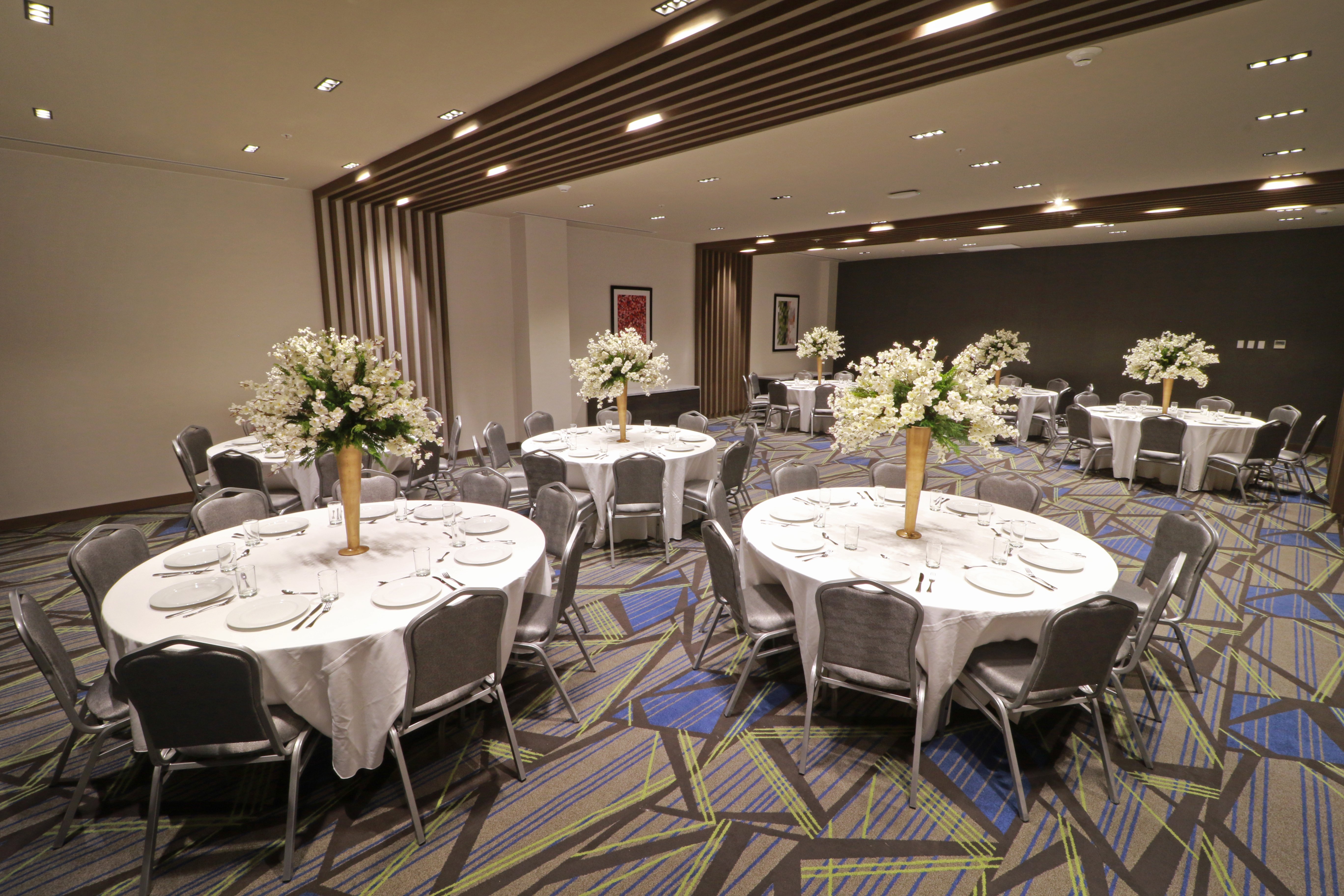 Holiday Inn Express Monterrey Fundidora 55/74