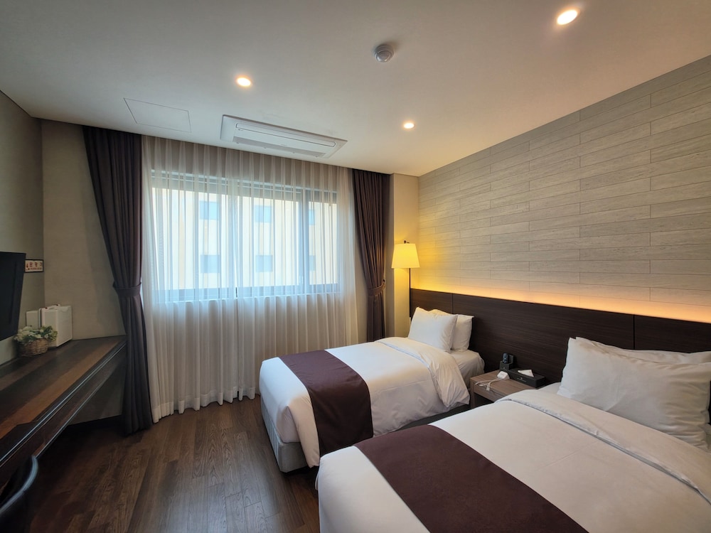 New Donghae Hotel 22/70