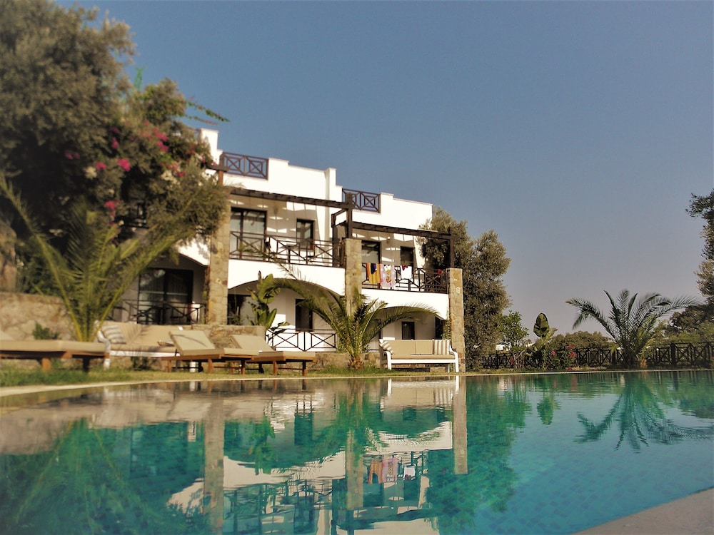 Amore Boutique Hotel 42/50
