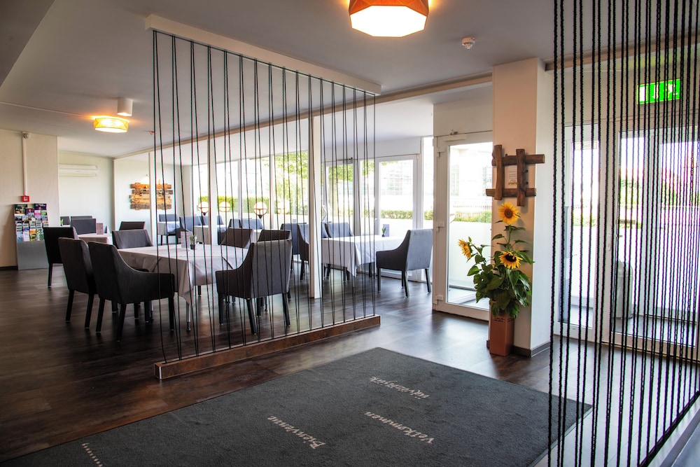 BeeVillage Messehotel Hannover-Laatzen 34/41