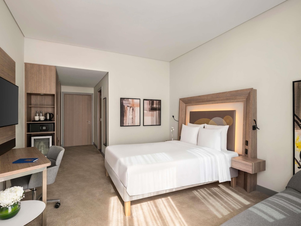 DELUXE, DOUBLE BED, SOFA, BALCONY