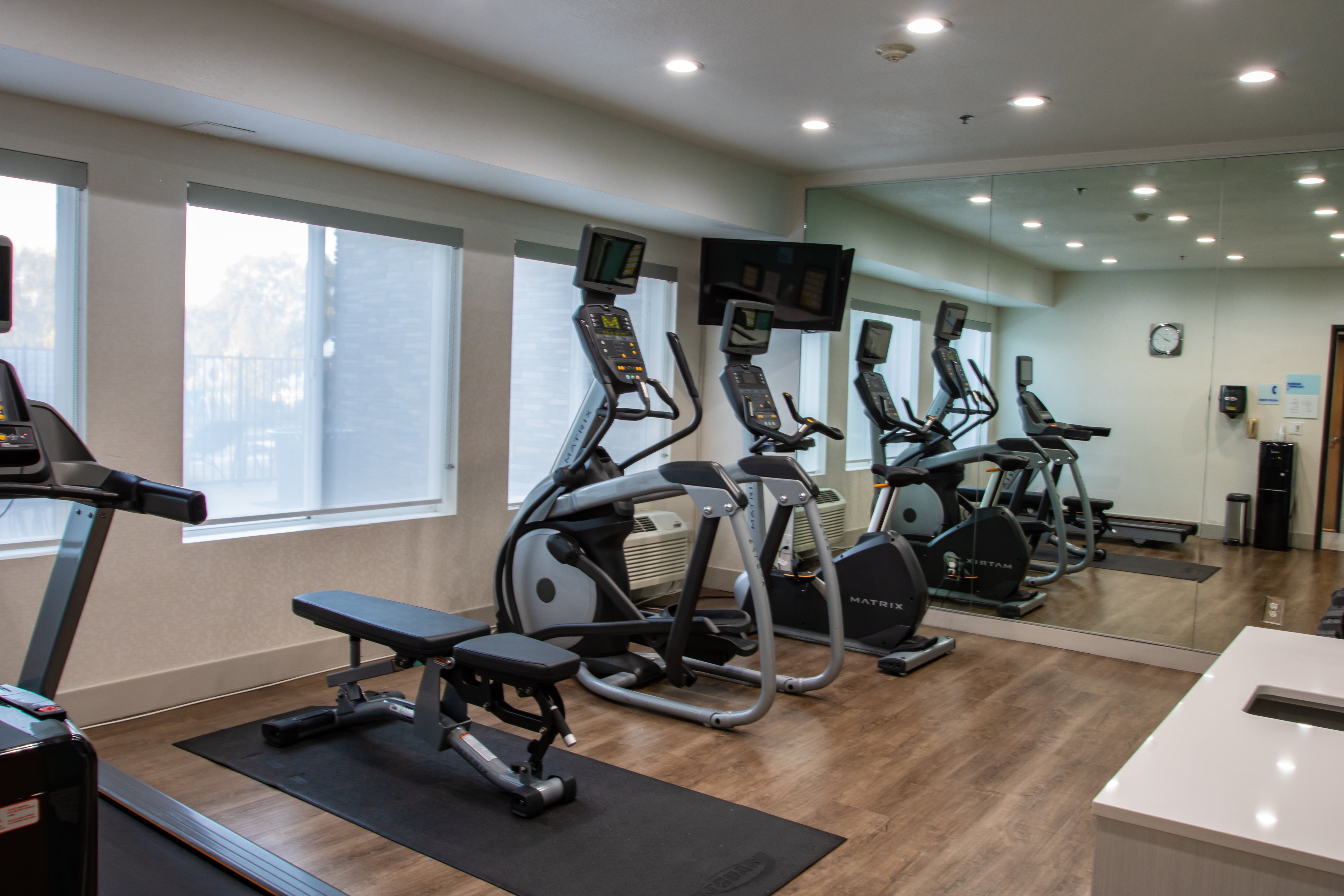 Holiday Inn Express Hotel Suites Roseville Galleria Area 27/49