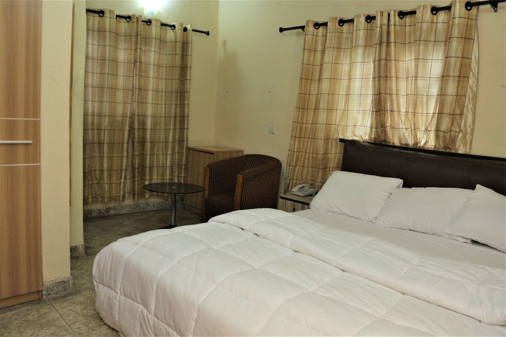 Daneto Hotel 10/22