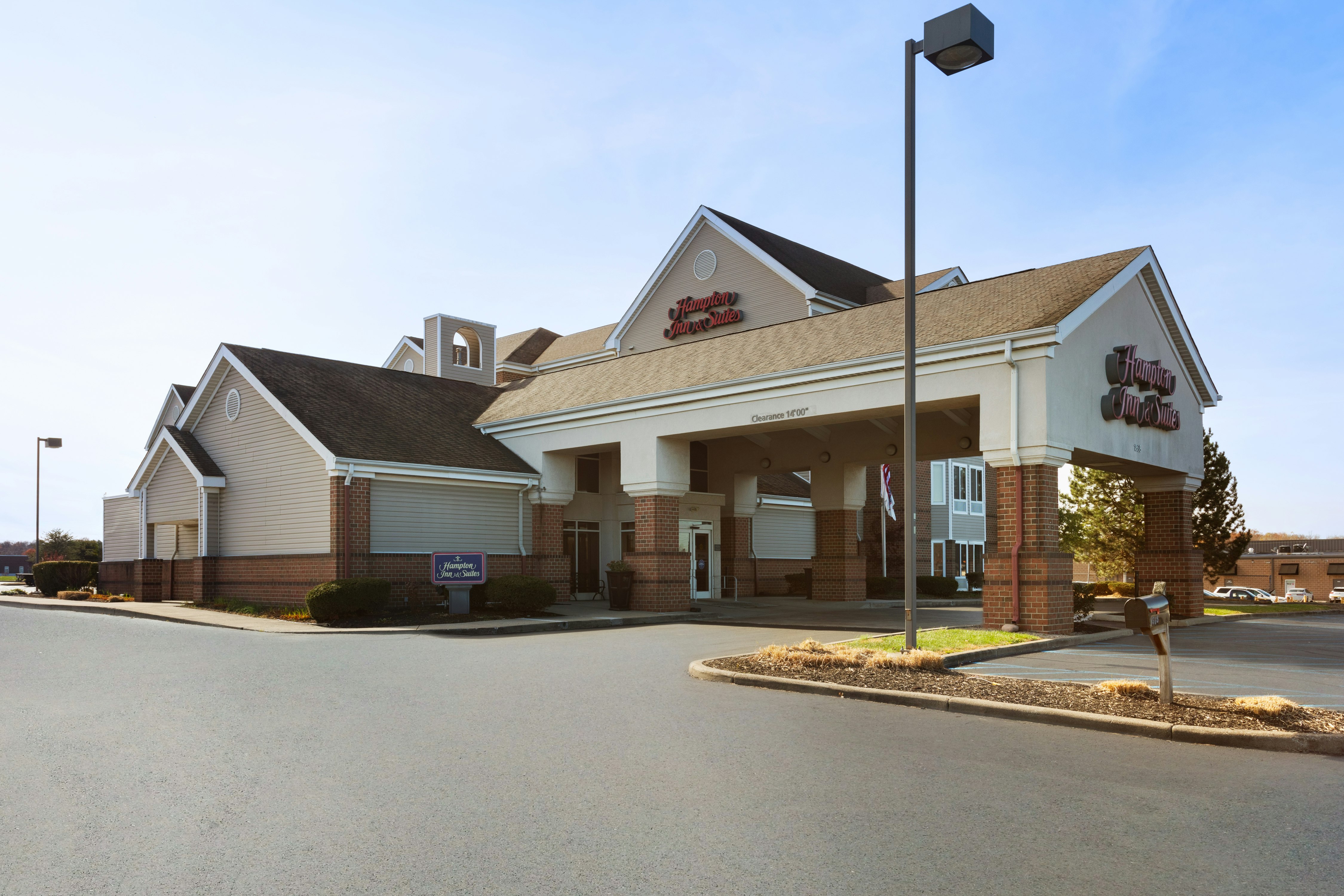 Hampton Inn Suites Scottsburg 3/82