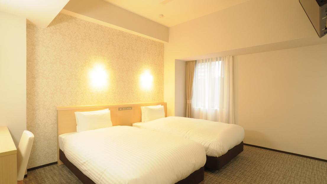 Universal, Twin Beds