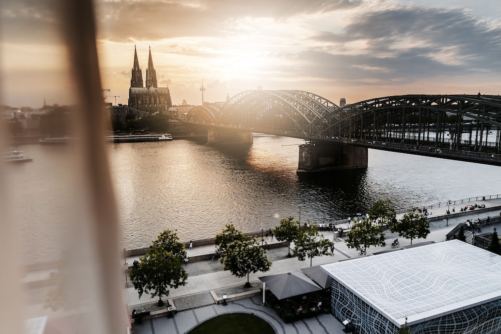 Hyatt Regency Cologne 69/72