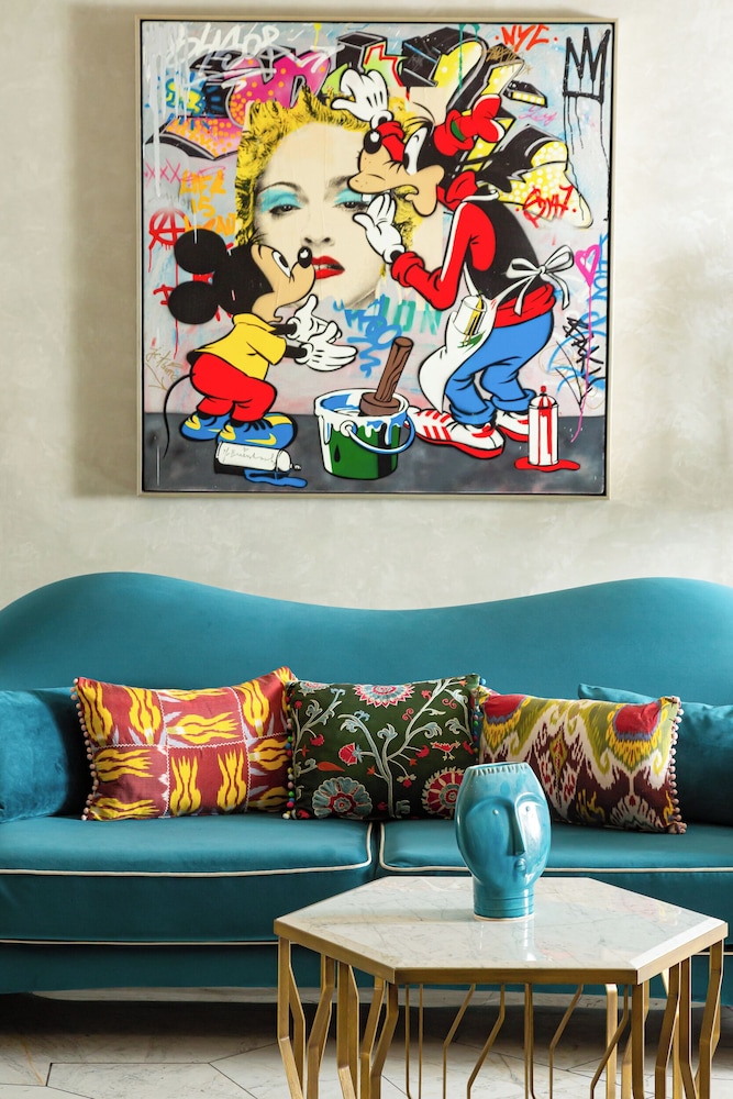 Art Gallery Hotel 34/46