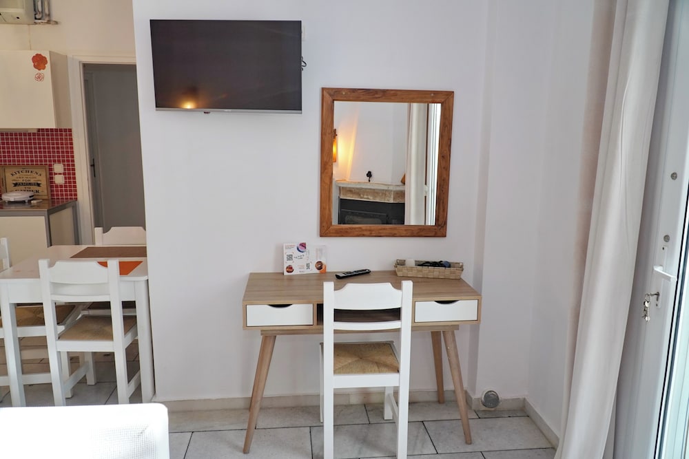 Camara Hotel 32/50