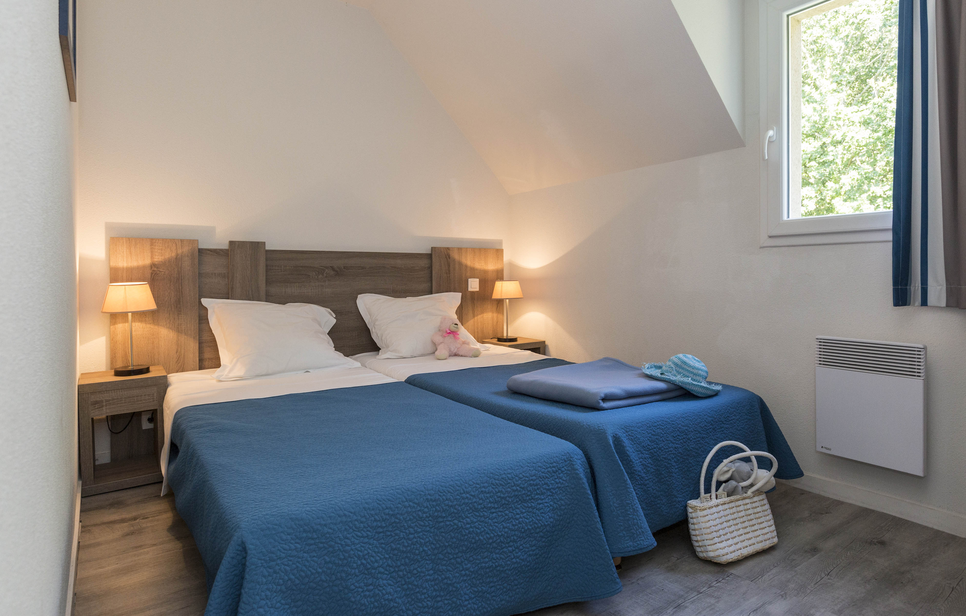 2 Bedrooms, House
