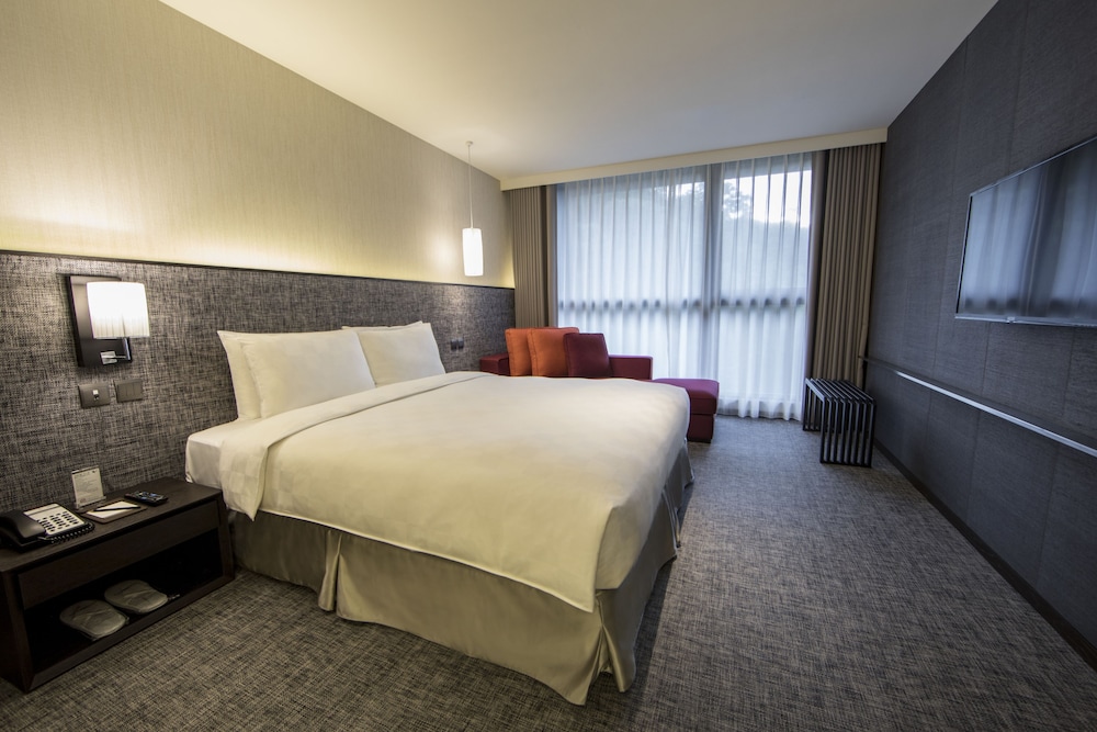 Platinum Hotel 32/71