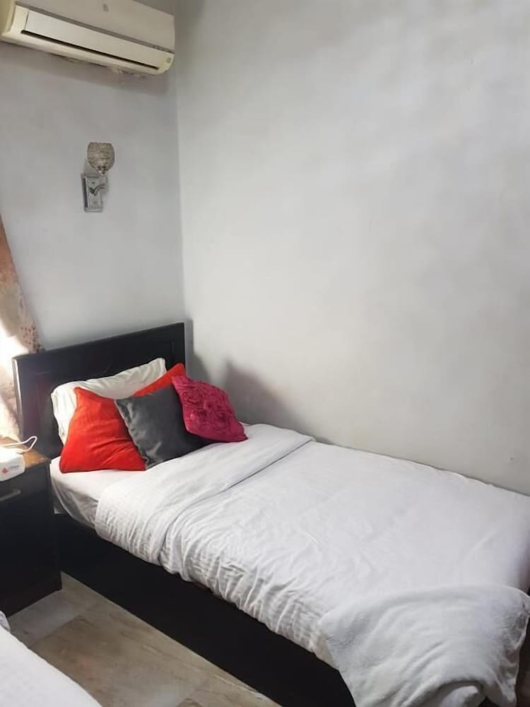 Downtown Inn 6/50