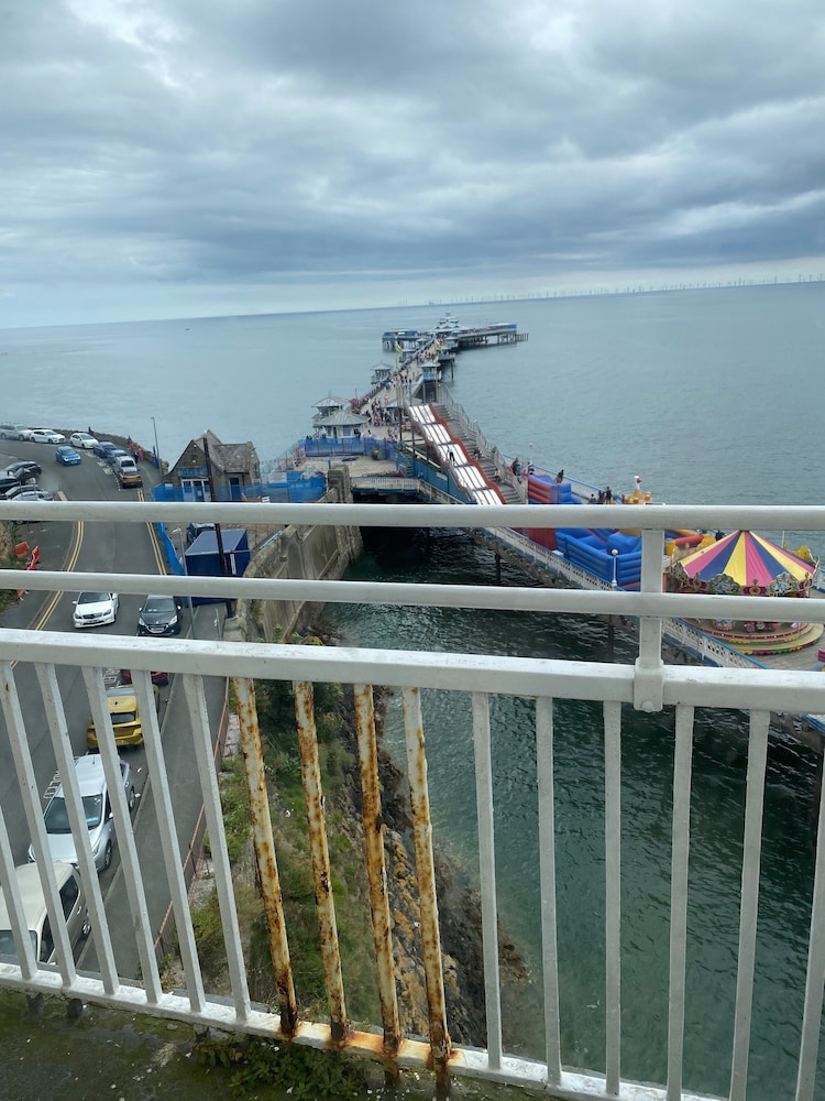 Grand Hotel Llandudno 8/65