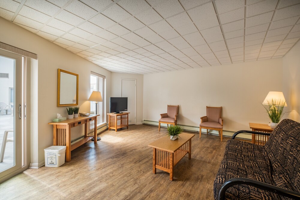 Tahiti Inn 10/22