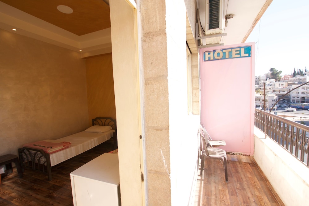 Sun Rise Hotel 2/28