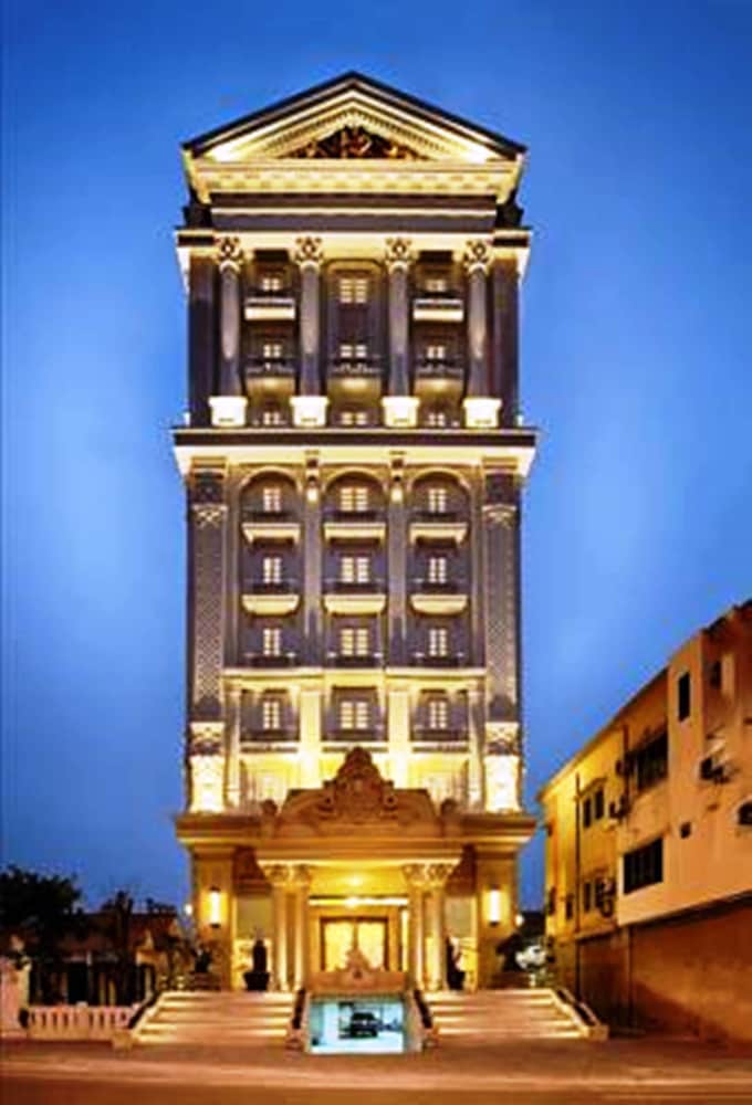 Riverside Hotel 2/63