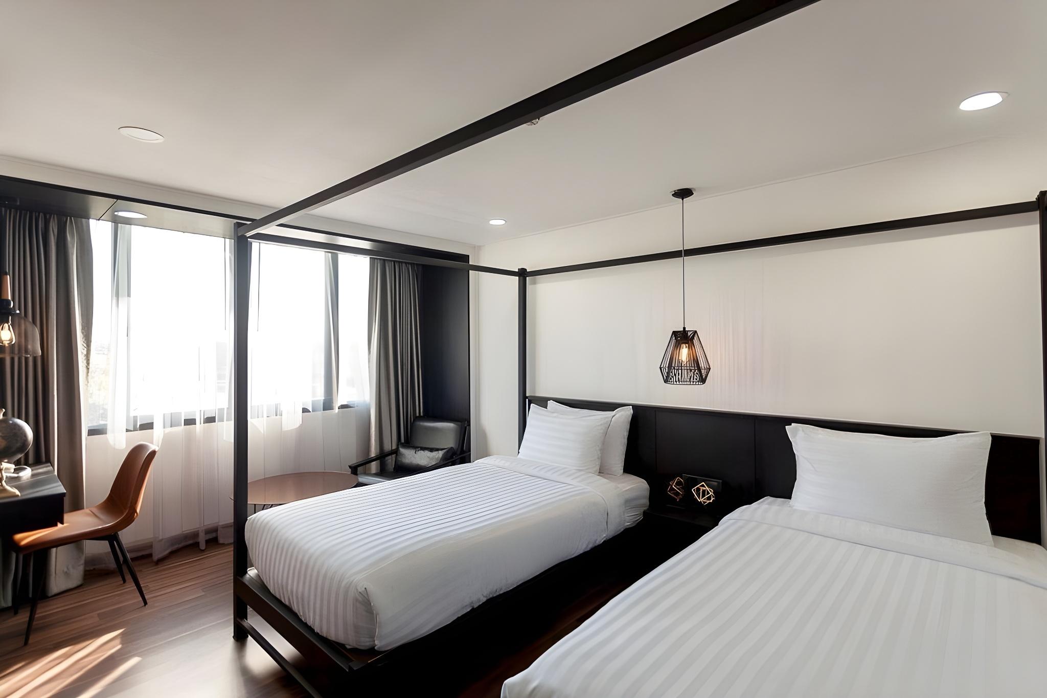 Vintage, Modern, Luxury, Twin Beds